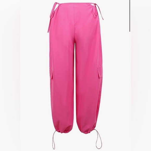 Fierce Cutout Cargo Pants - Picture 9 of 11